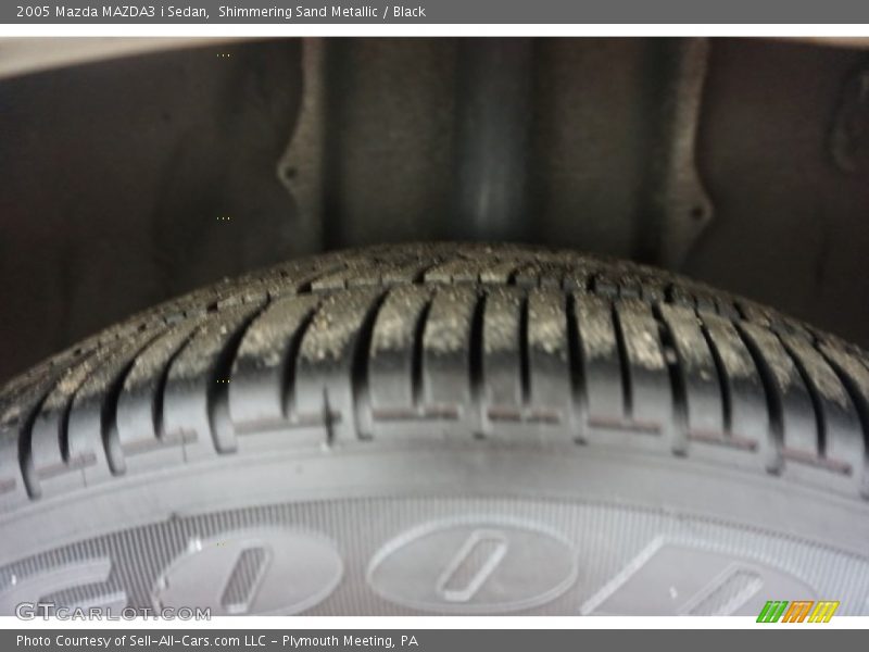 Shimmering Sand Metallic / Black 2005 Mazda MAZDA3 i Sedan