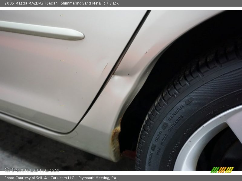 Shimmering Sand Metallic / Black 2005 Mazda MAZDA3 i Sedan