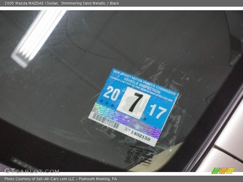 Shimmering Sand Metallic / Black 2005 Mazda MAZDA3 i Sedan
