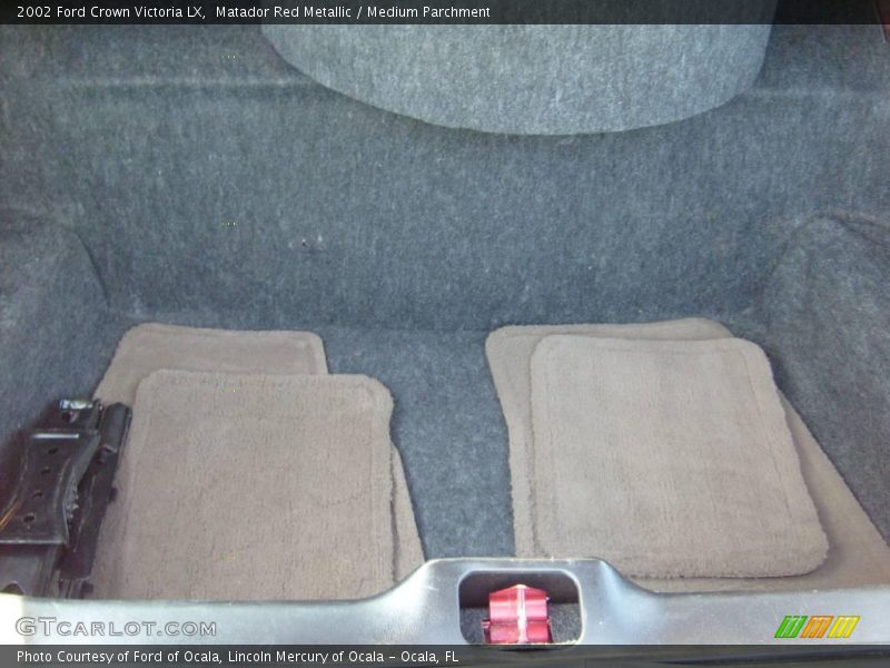 Matador Red Metallic / Medium Parchment 2002 Ford Crown Victoria LX