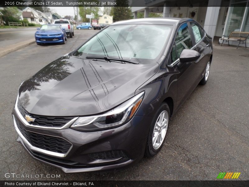 Tungsten Metallic / Jet Black 2016 Chevrolet Cruze LT Sedan