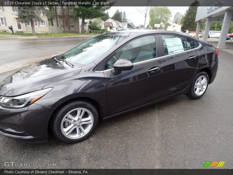 Tungsten Metallic / Jet Black 2016 Chevrolet Cruze LT Sedan