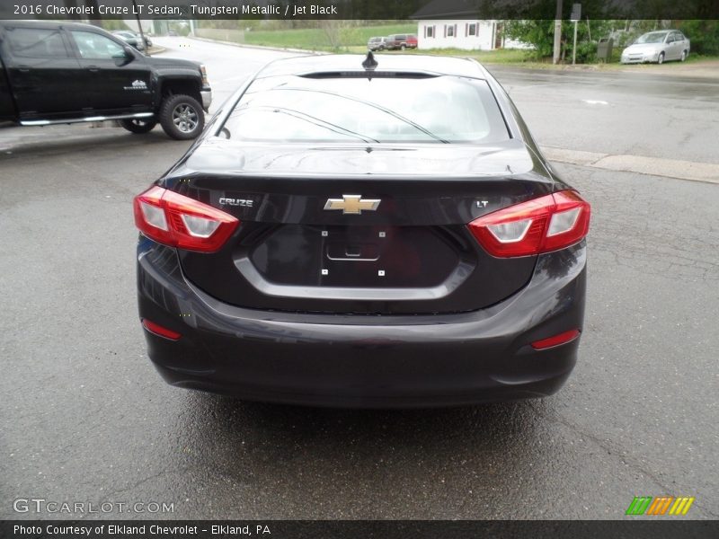 Tungsten Metallic / Jet Black 2016 Chevrolet Cruze LT Sedan