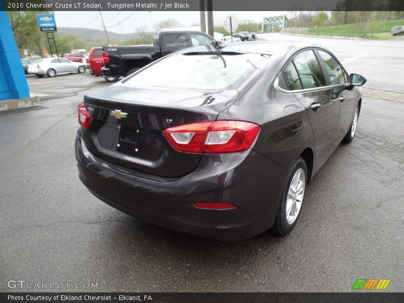 Tungsten Metallic / Jet Black 2016 Chevrolet Cruze LT Sedan
