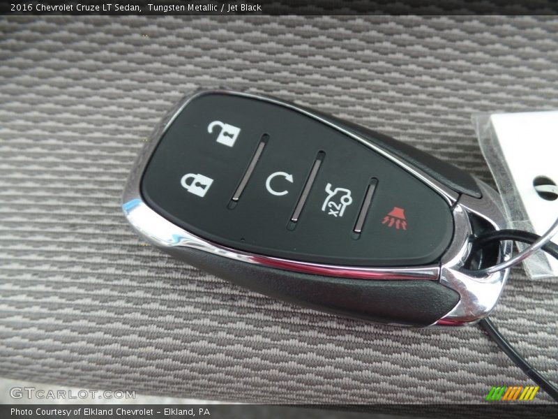 Tungsten Metallic / Jet Black 2016 Chevrolet Cruze LT Sedan