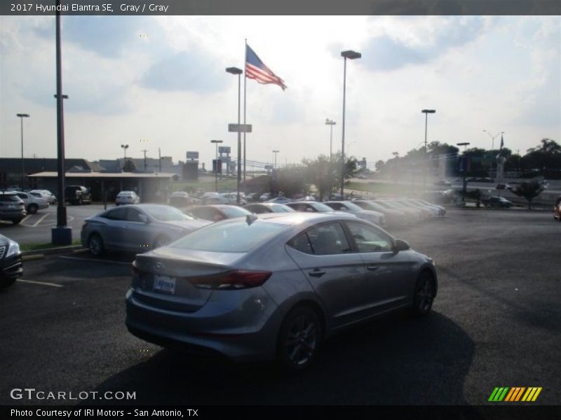 Gray / Gray 2017 Hyundai Elantra SE