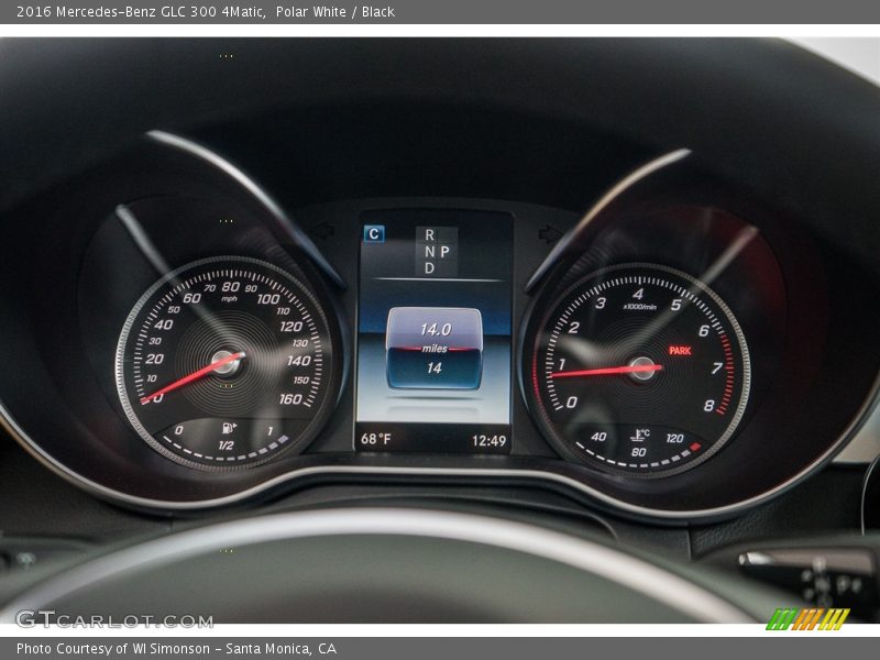 Polar White / Black 2016 Mercedes-Benz GLC 300 4Matic