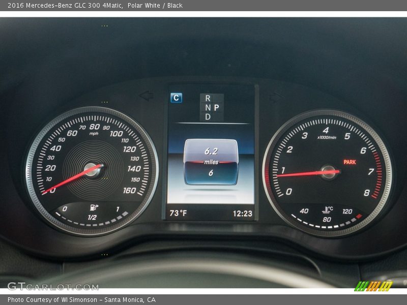 Polar White / Black 2016 Mercedes-Benz GLC 300 4Matic