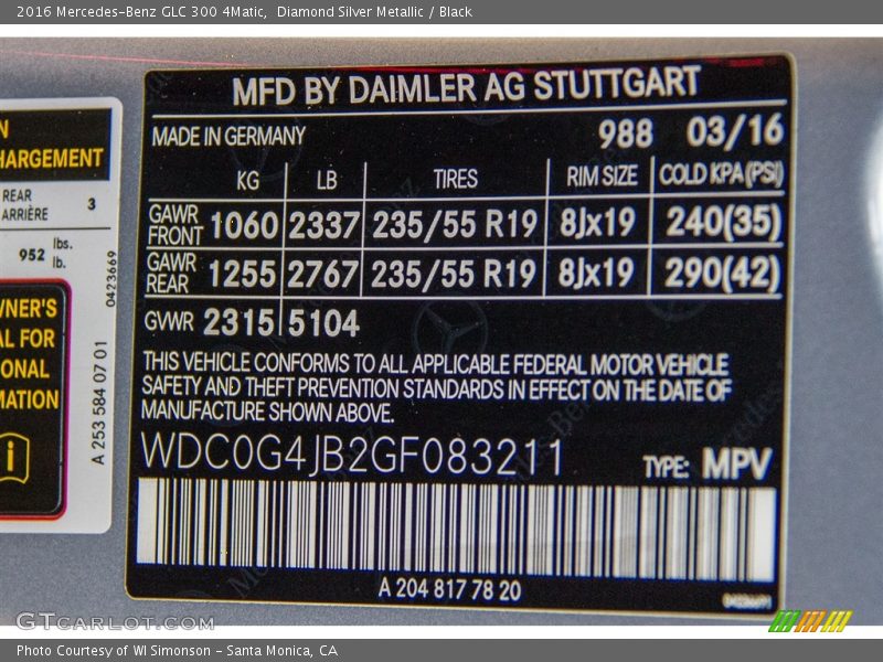 Diamond Silver Metallic / Black 2016 Mercedes-Benz GLC 300 4Matic