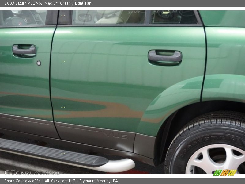 Medium Green / Light Tan 2003 Saturn VUE V6