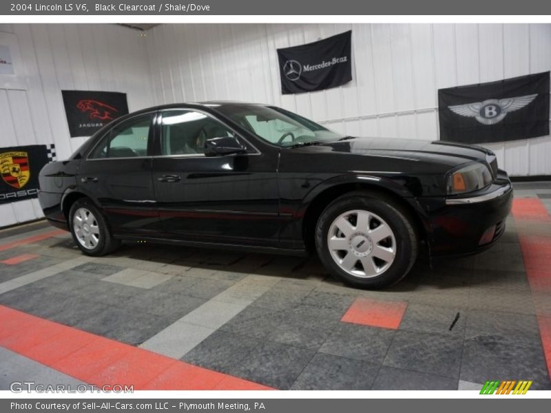 Black Clearcoat / Shale/Dove 2004 Lincoln LS V6
