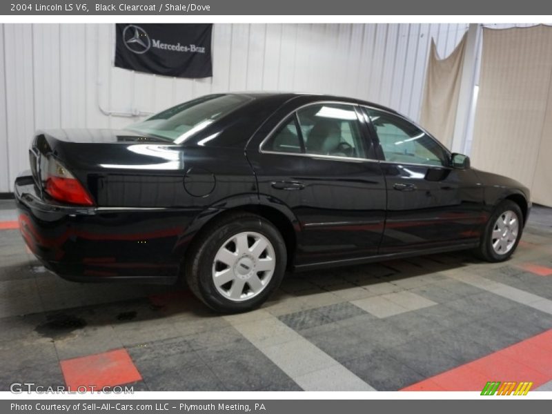 Black Clearcoat / Shale/Dove 2004 Lincoln LS V6