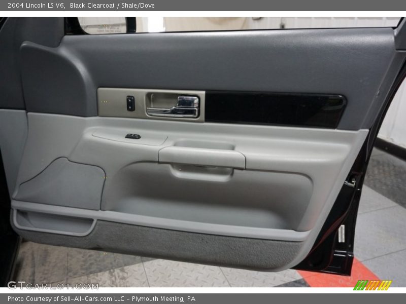 Black Clearcoat / Shale/Dove 2004 Lincoln LS V6