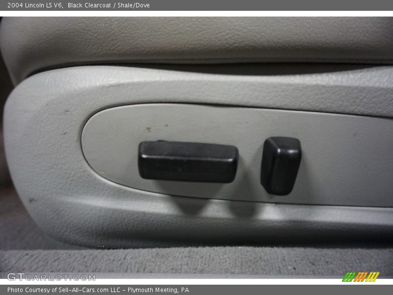 Black Clearcoat / Shale/Dove 2004 Lincoln LS V6