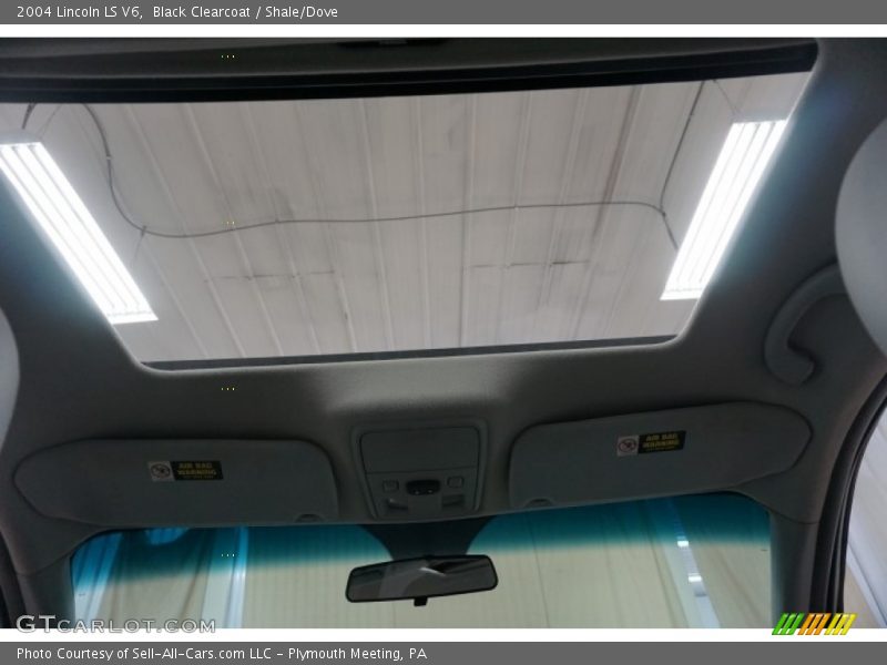 Black Clearcoat / Shale/Dove 2004 Lincoln LS V6