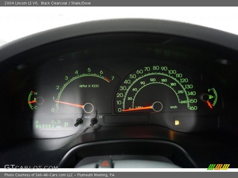 Black Clearcoat / Shale/Dove 2004 Lincoln LS V6
