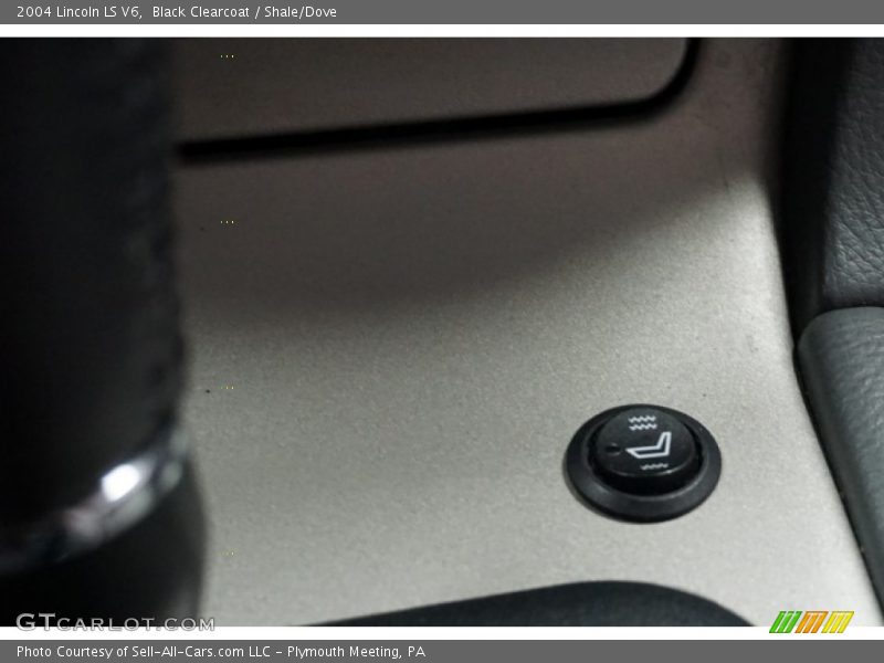 Black Clearcoat / Shale/Dove 2004 Lincoln LS V6