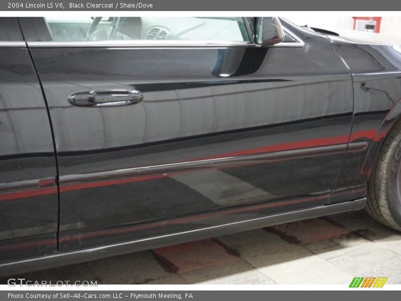 Black Clearcoat / Shale/Dove 2004 Lincoln LS V6