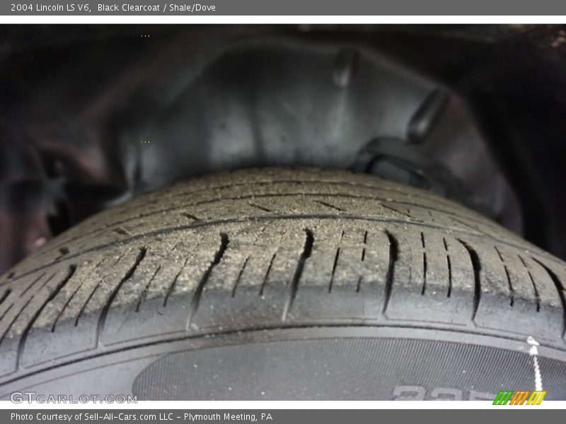 Black Clearcoat / Shale/Dove 2004 Lincoln LS V6