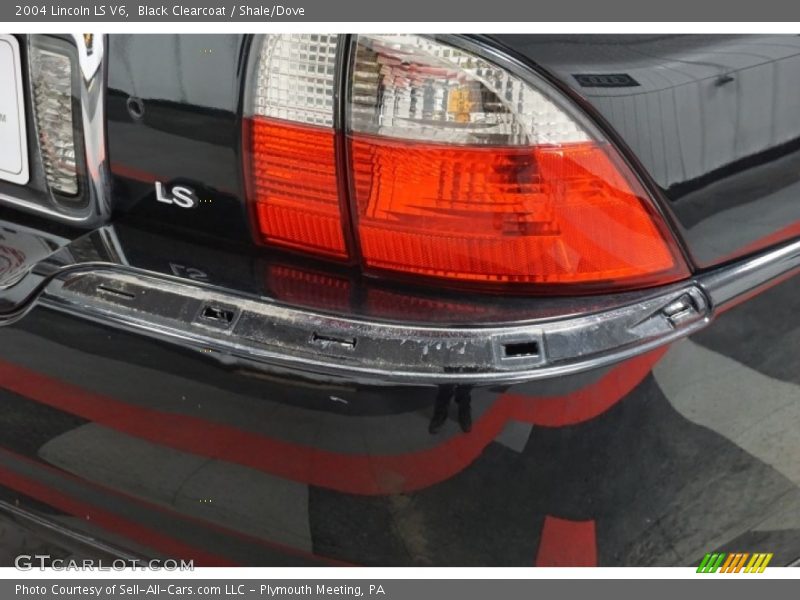 Black Clearcoat / Shale/Dove 2004 Lincoln LS V6