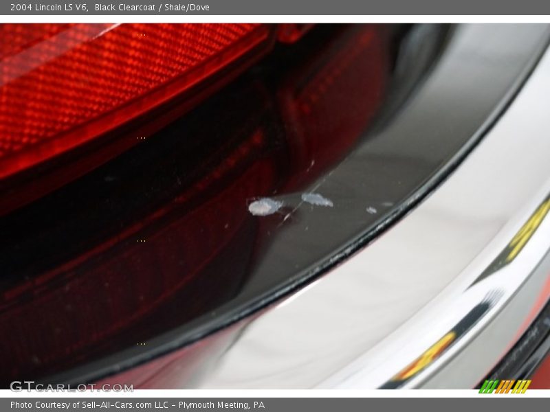 Black Clearcoat / Shale/Dove 2004 Lincoln LS V6