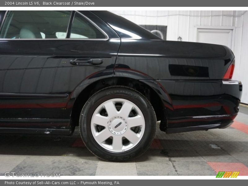 Black Clearcoat / Shale/Dove 2004 Lincoln LS V6