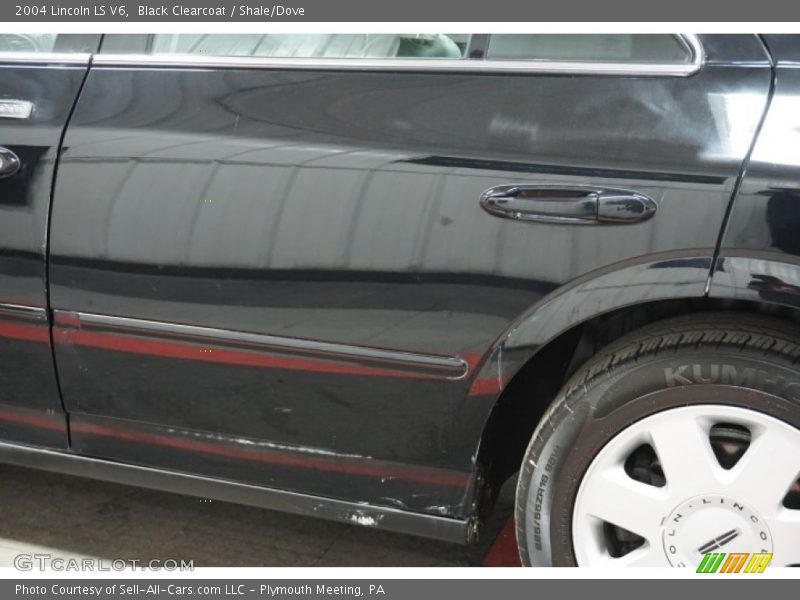 Black Clearcoat / Shale/Dove 2004 Lincoln LS V6