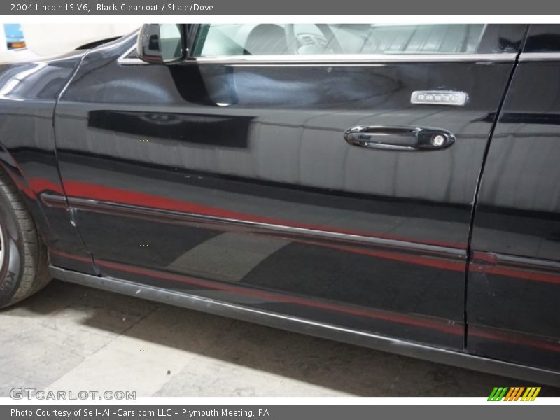 Black Clearcoat / Shale/Dove 2004 Lincoln LS V6