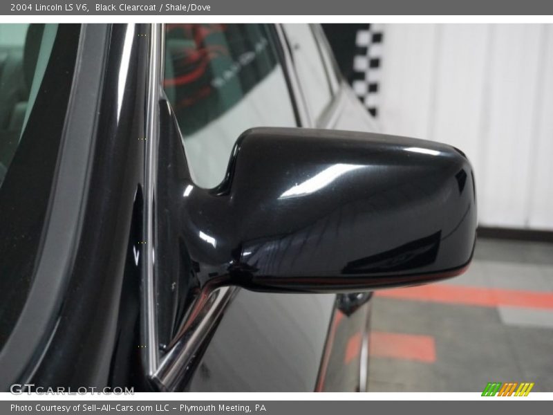 Black Clearcoat / Shale/Dove 2004 Lincoln LS V6