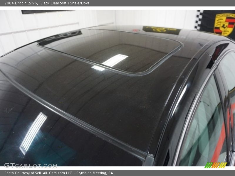Black Clearcoat / Shale/Dove 2004 Lincoln LS V6