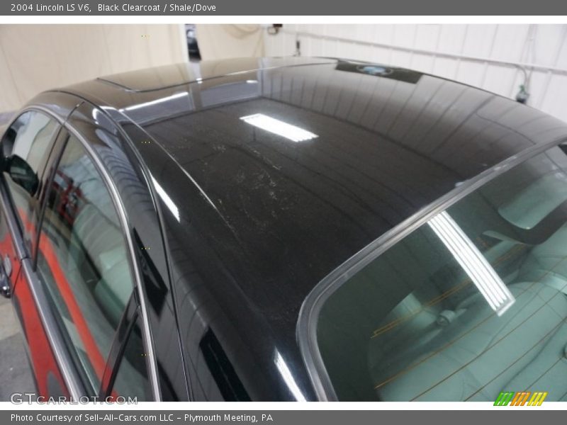 Black Clearcoat / Shale/Dove 2004 Lincoln LS V6