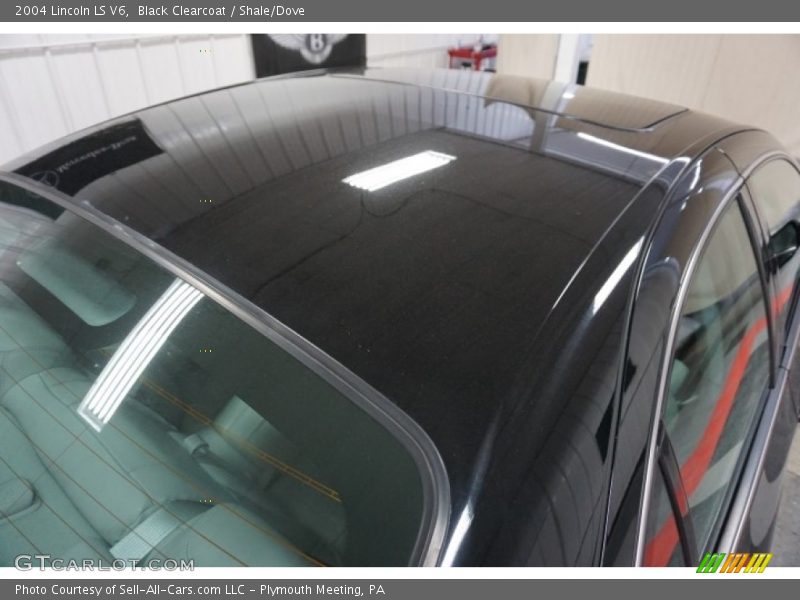 Black Clearcoat / Shale/Dove 2004 Lincoln LS V6