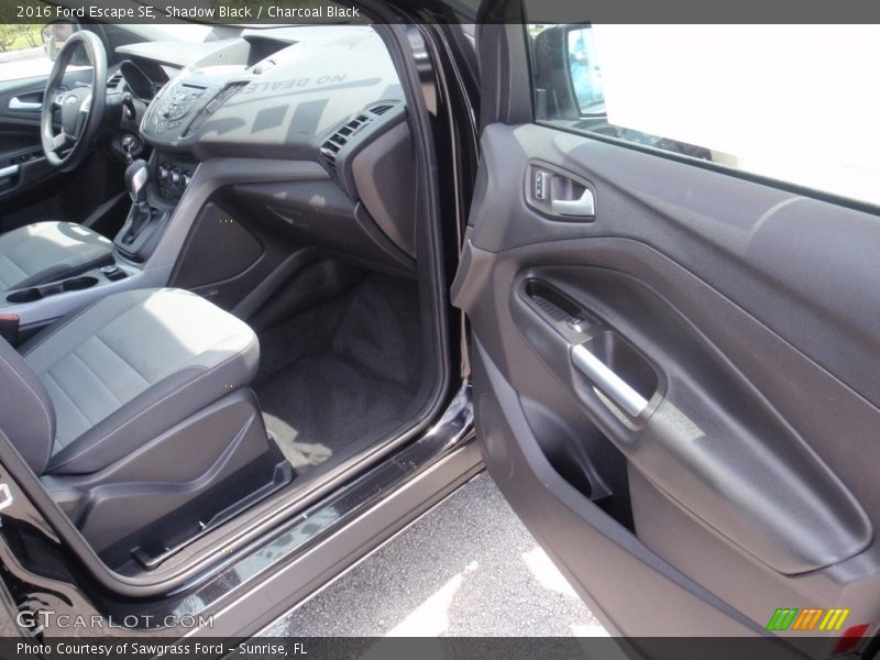 Shadow Black / Charcoal Black 2016 Ford Escape SE