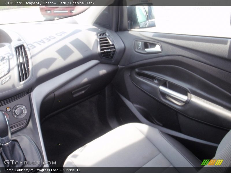 Shadow Black / Charcoal Black 2016 Ford Escape SE