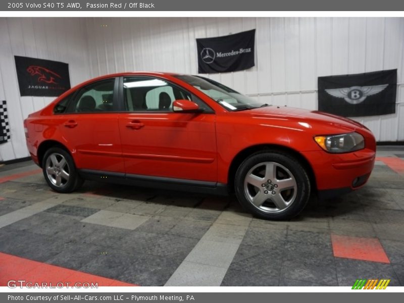 Passion Red / Off Black 2005 Volvo S40 T5 AWD