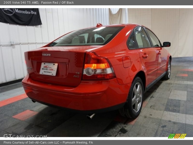 Passion Red / Off Black 2005 Volvo S40 T5 AWD