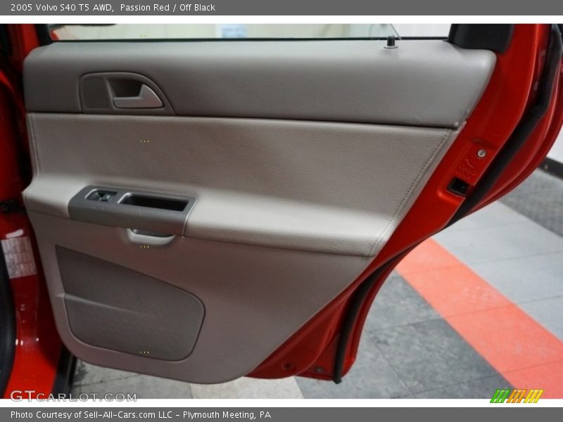 Passion Red / Off Black 2005 Volvo S40 T5 AWD