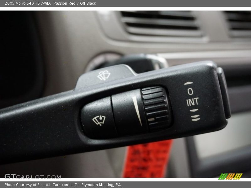 Passion Red / Off Black 2005 Volvo S40 T5 AWD