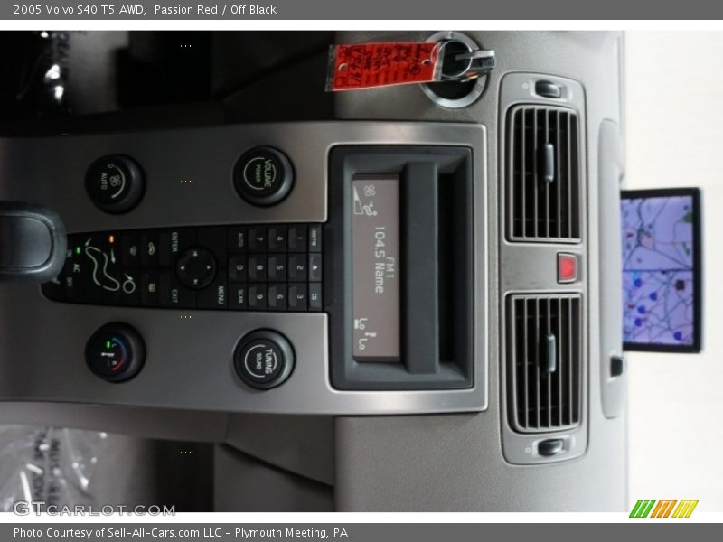 Passion Red / Off Black 2005 Volvo S40 T5 AWD