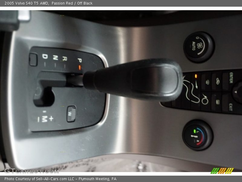 Passion Red / Off Black 2005 Volvo S40 T5 AWD