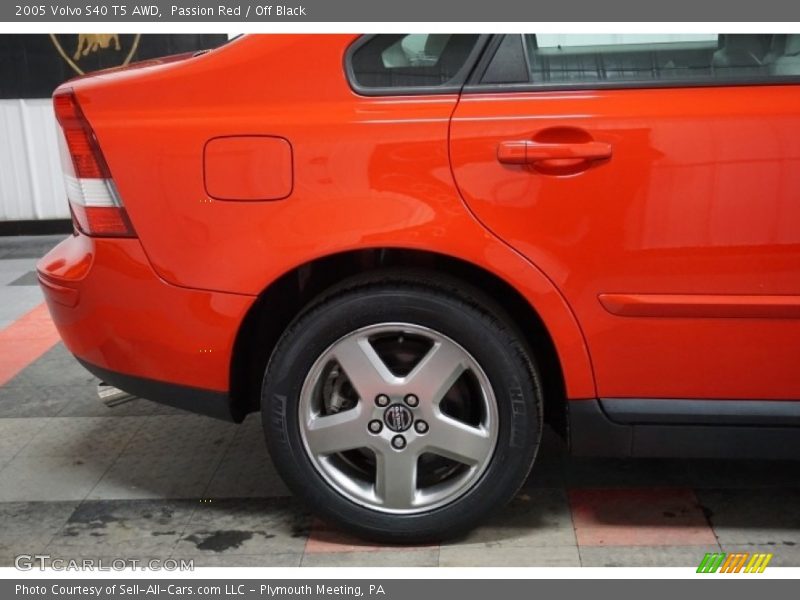 Passion Red / Off Black 2005 Volvo S40 T5 AWD