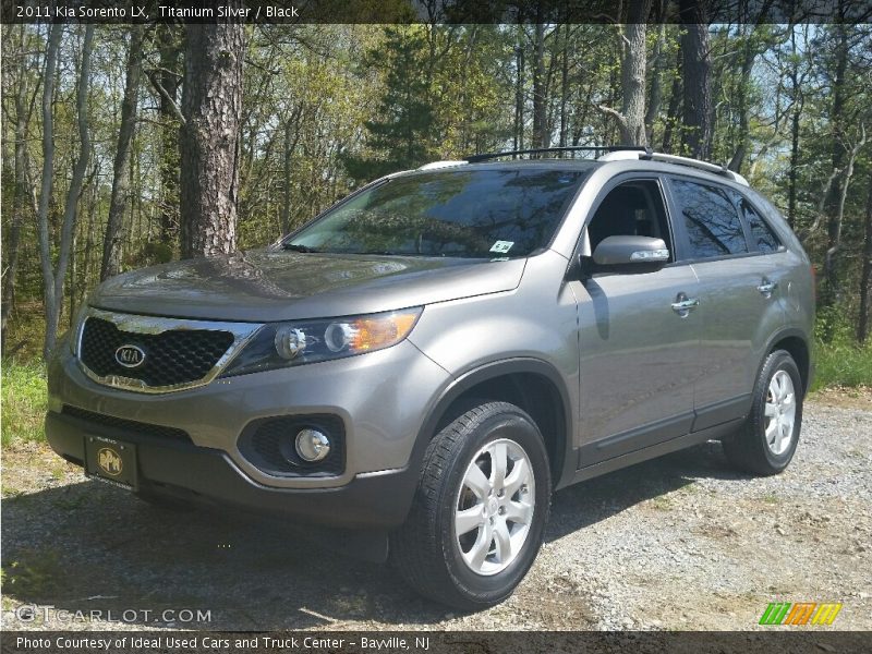 Titanium Silver / Black 2011 Kia Sorento LX