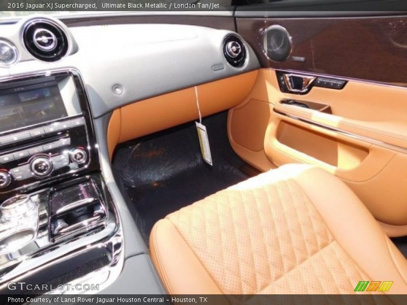 Front Seat of 2016 XJ Supercharged