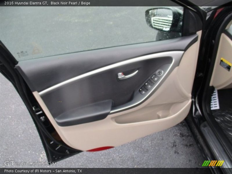 Black Noir Pearl / Beige 2016 Hyundai Elantra GT