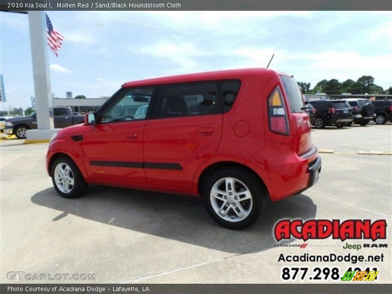 Molten Red / Sand/Black Houndstooth Cloth 2010 Kia Soul !