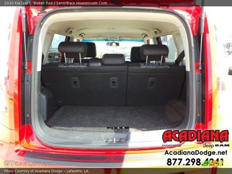 Molten Red / Sand/Black Houndstooth Cloth 2010 Kia Soul !