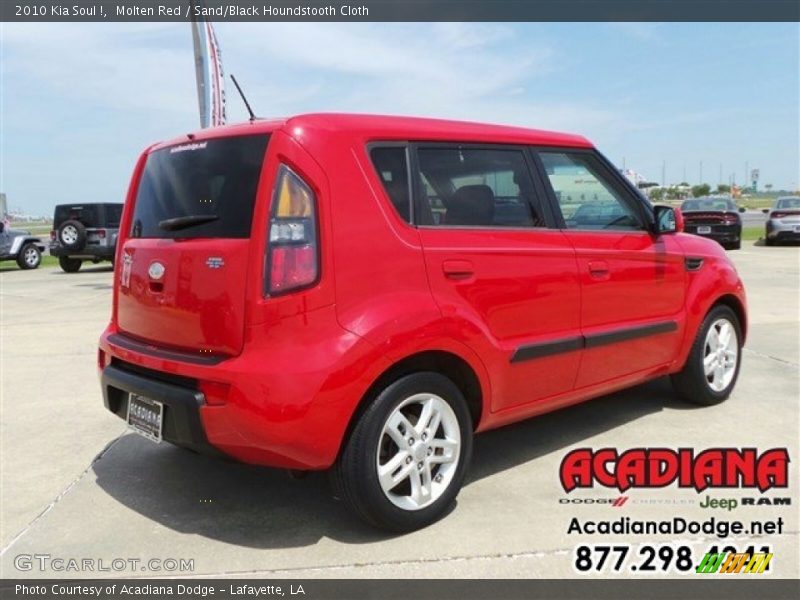 Molten Red / Sand/Black Houndstooth Cloth 2010 Kia Soul !