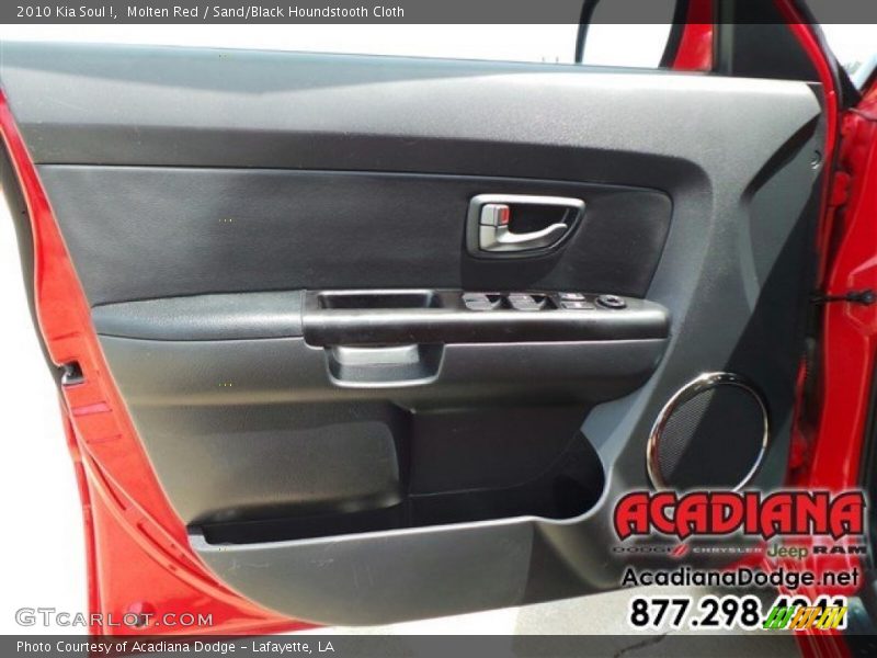 Molten Red / Sand/Black Houndstooth Cloth 2010 Kia Soul !