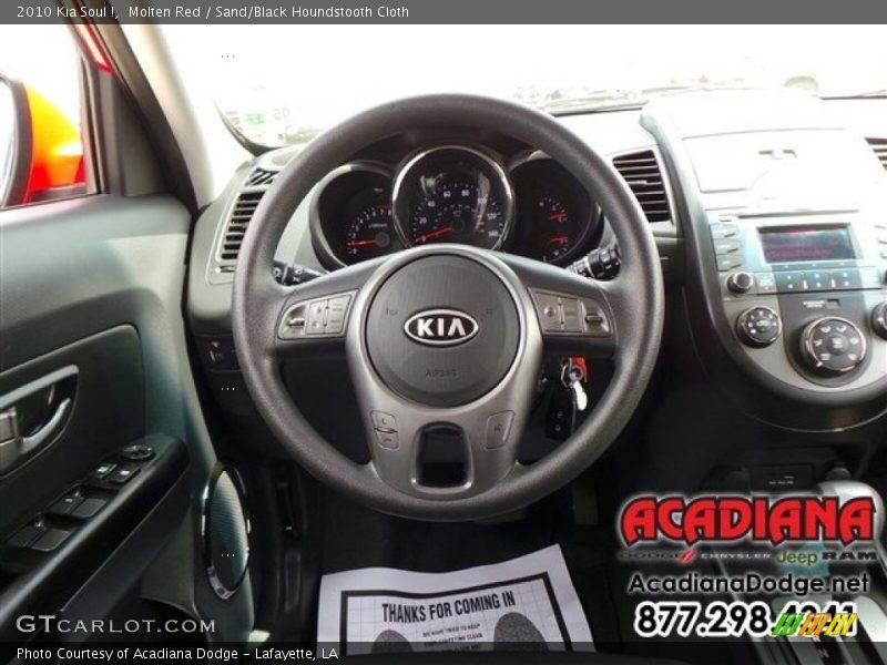 Molten Red / Sand/Black Houndstooth Cloth 2010 Kia Soul !