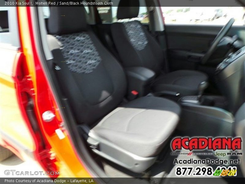 Molten Red / Sand/Black Houndstooth Cloth 2010 Kia Soul !